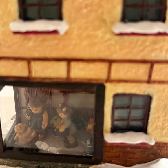 Hawthorne Village - "Seasons In Bloom Florist Shoppe" Piece - Picture 5 of 9